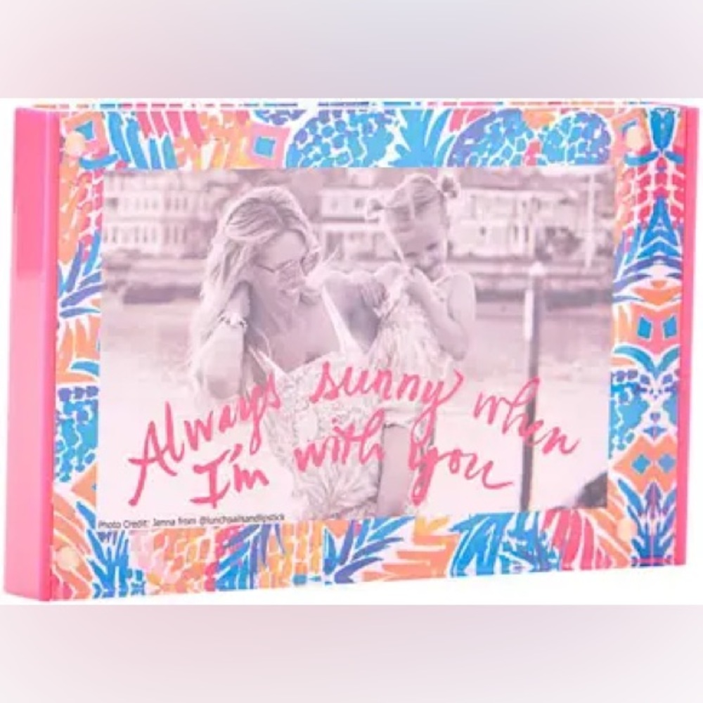 Like-New Lilly Pulitzer Picture Perfect Acrylic Goombay Smashed 4X6 Photo Frame
